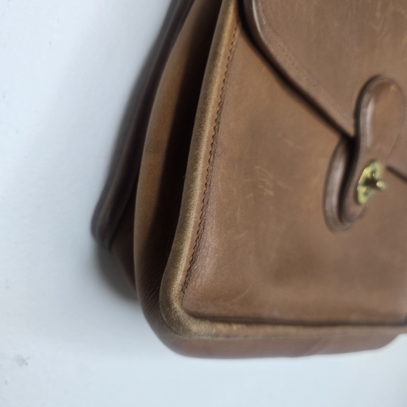 Vintage 90's Coach British Tan Leather Willis Bag \ Missing Shoulder Strap - Picture 2 of 16